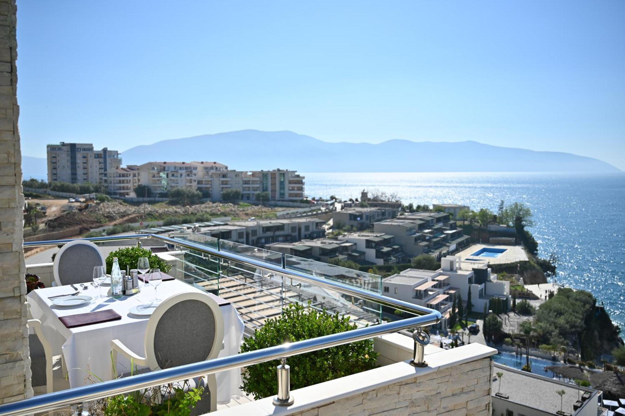 Thea Hotel Vlorë Extérieur photo