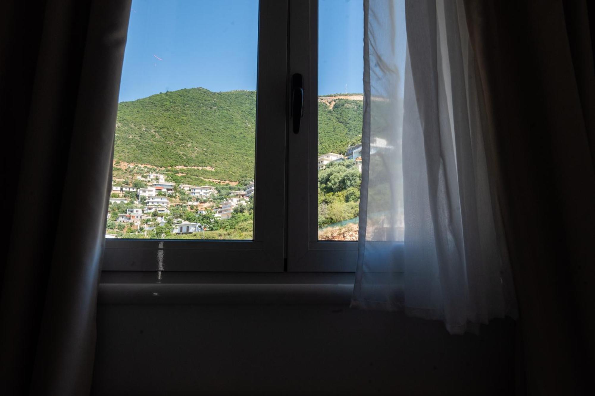 Thea Hotel Vlorë Extérieur photo