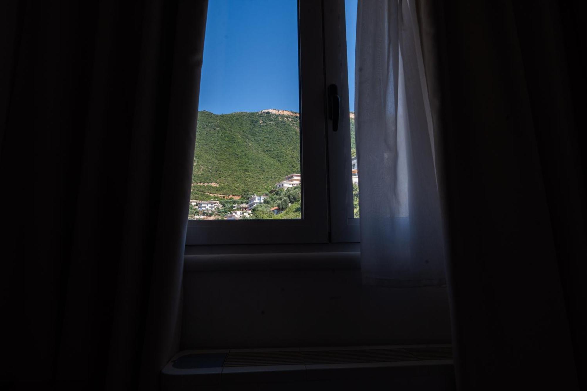 Thea Hotel Vlorë Extérieur photo
