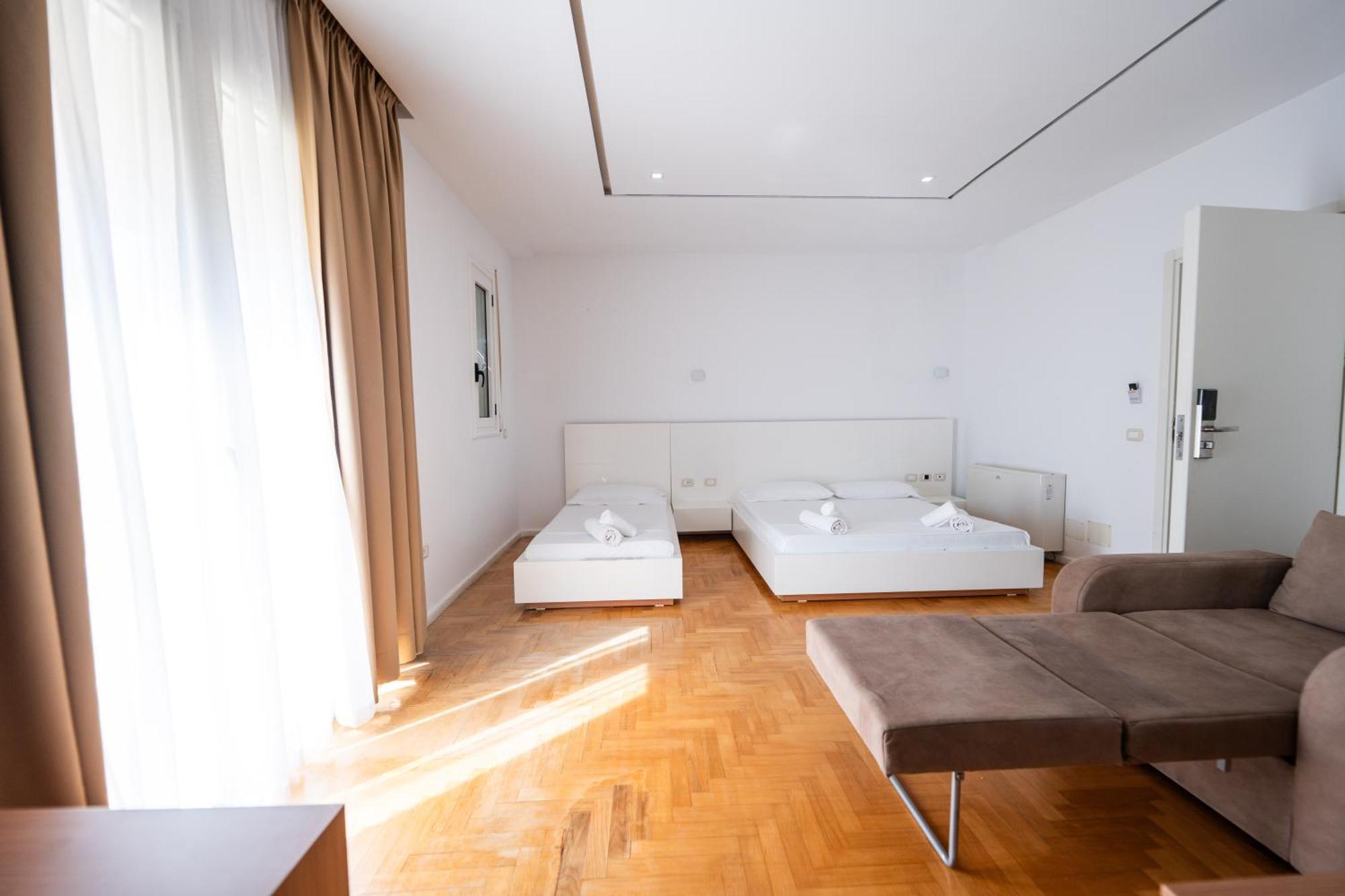 Thea Hotel Vlorë Extérieur photo